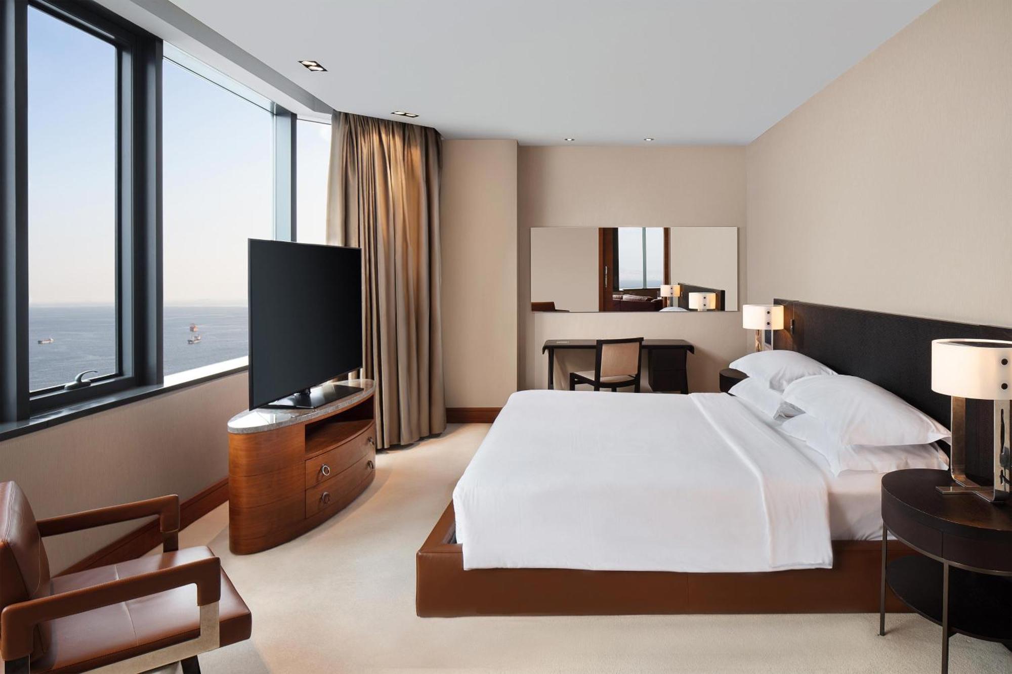 Sheraton Istanbul Atakoy Hotel Exterior foto A bedroom at the Jumeirah Emirates Towers Hotel