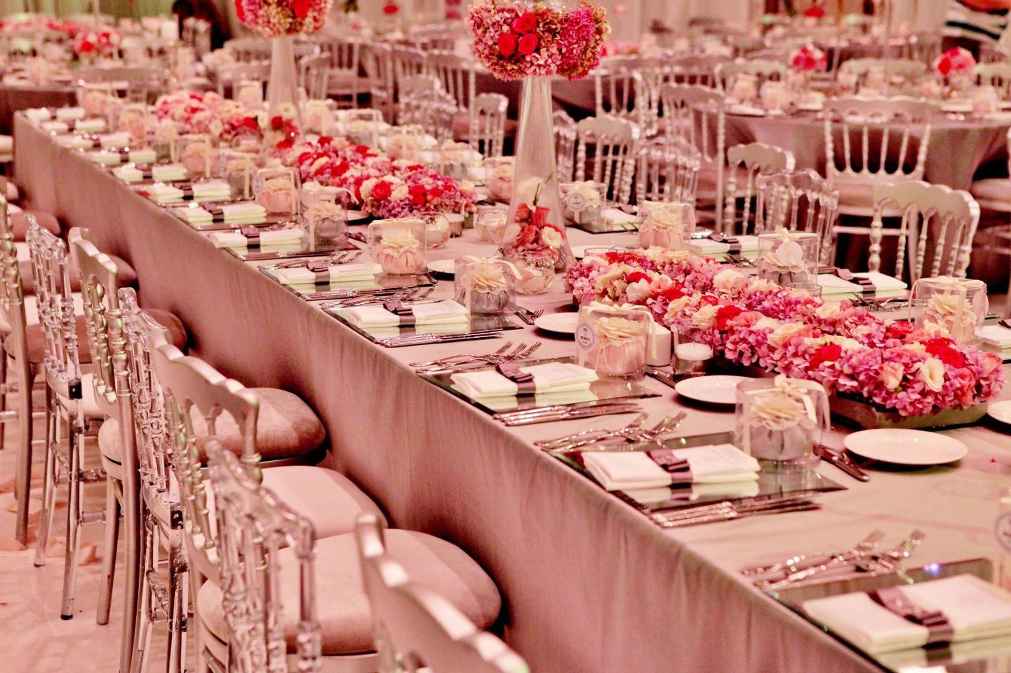 Sheraton Istanbul Atakoy Hotel Exterior foto A table set for a formal dinner
