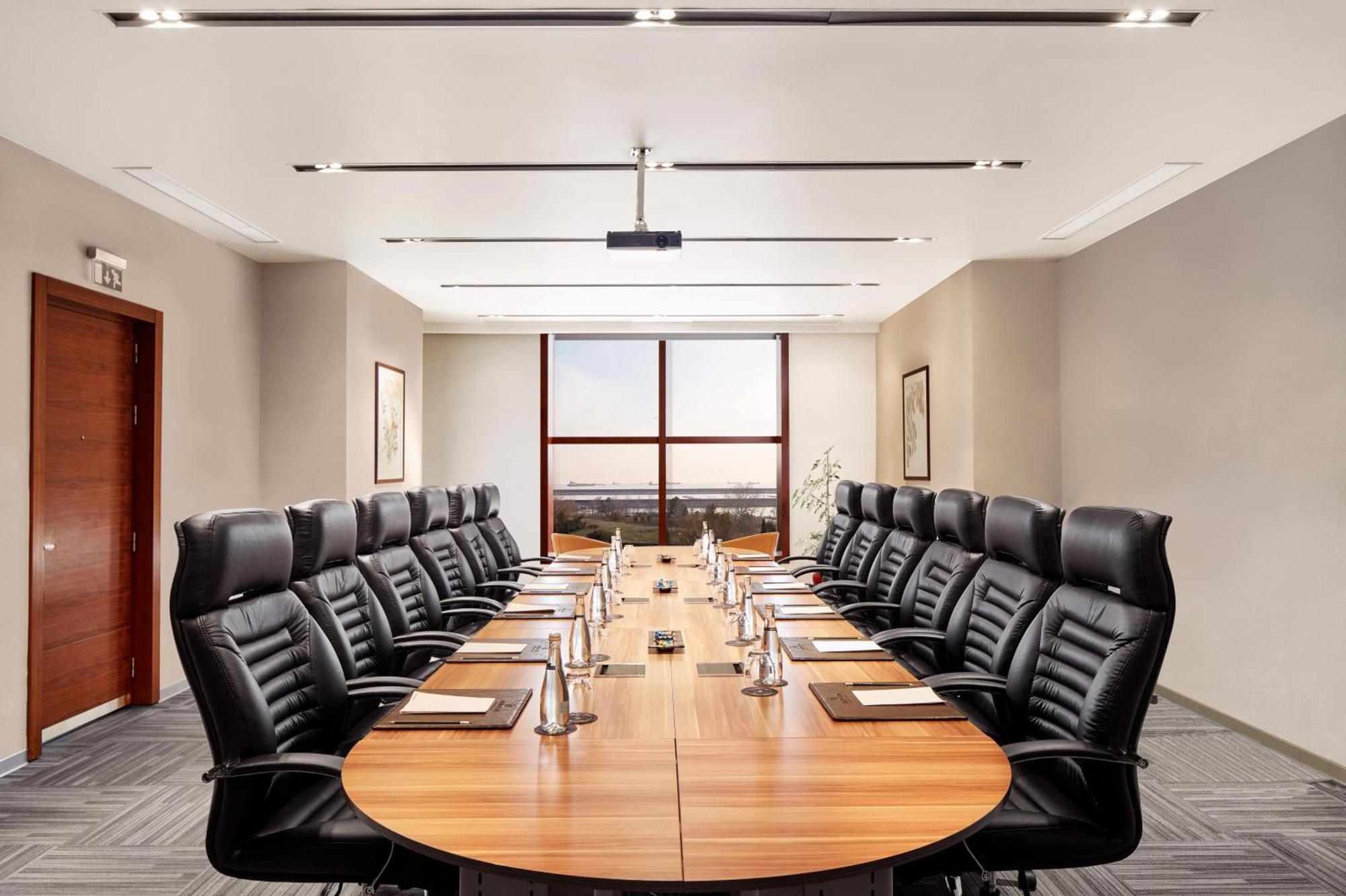 Sheraton Istanbul Atakoy Hotel Exterior foto Boardroom at the InterContinental Hotel, London, Park Lane