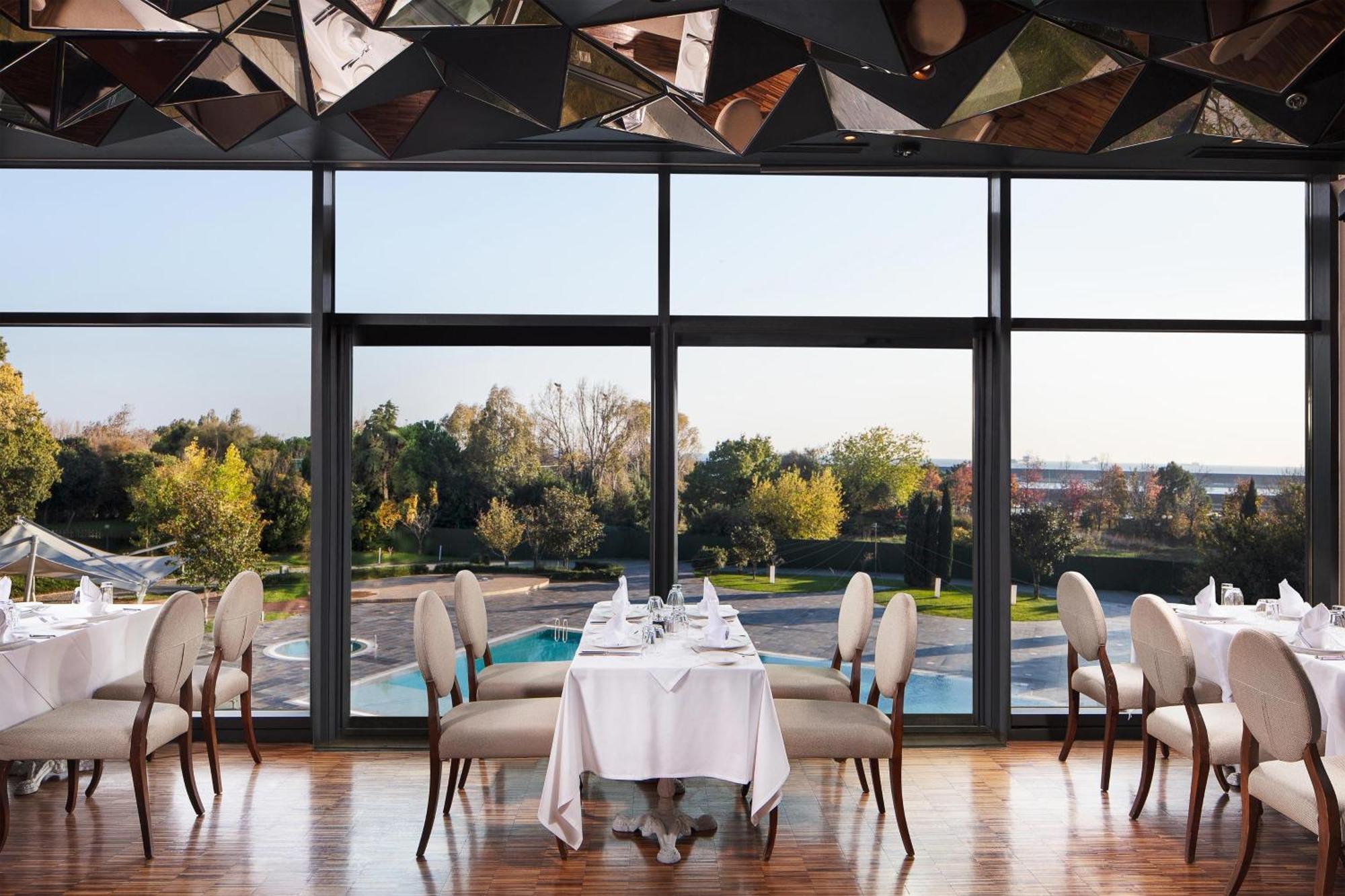 Sheraton Istanbul Atakoy Hotel Exterior foto Restaurant