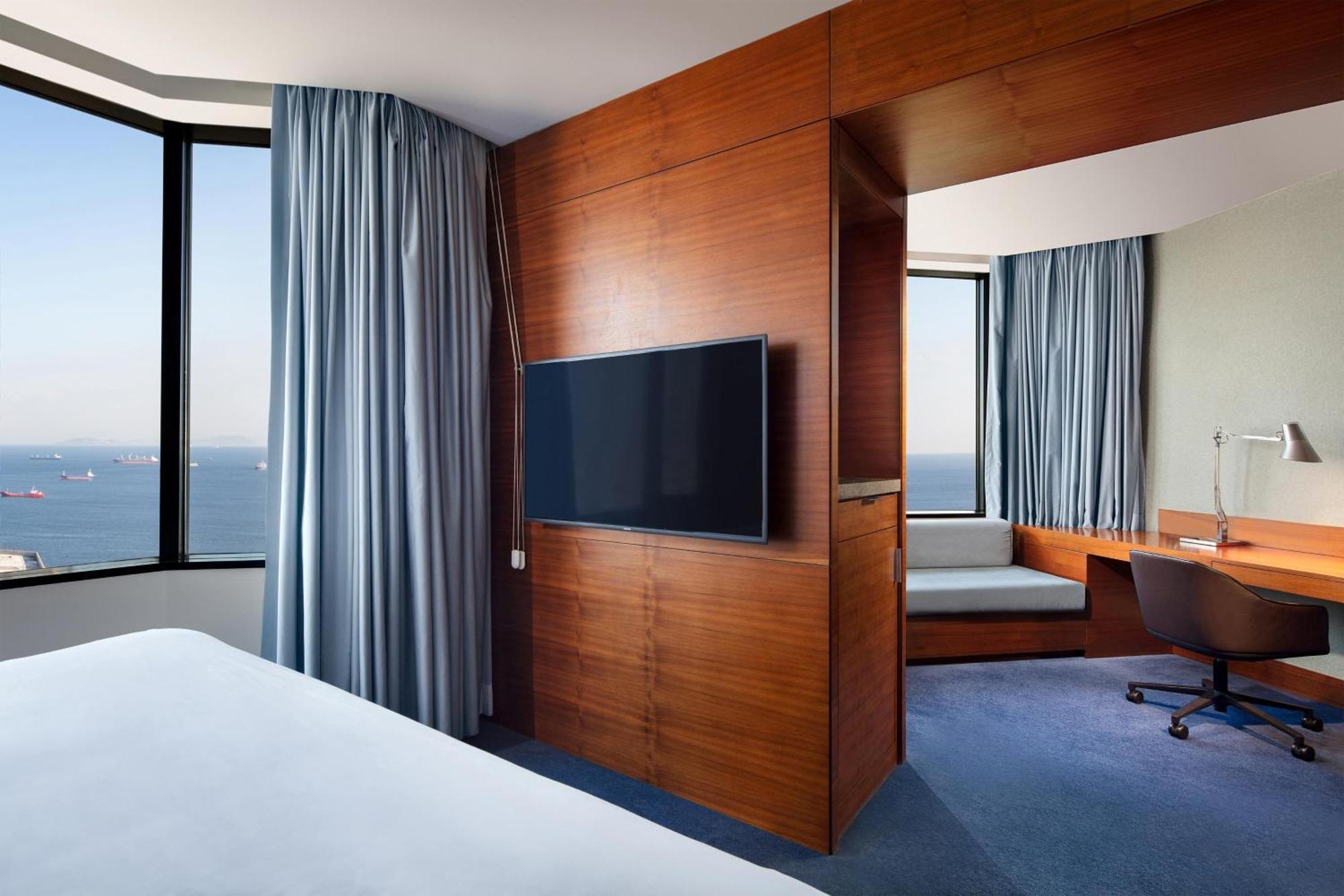 Sheraton Istanbul Atakoy Hotel Exterior foto A room at the hotel